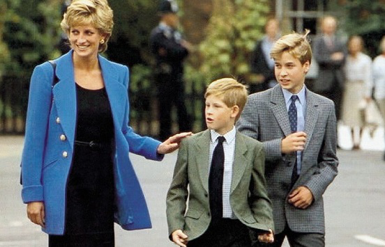 Photo Diana and her sons | Hobby Keeper Articles