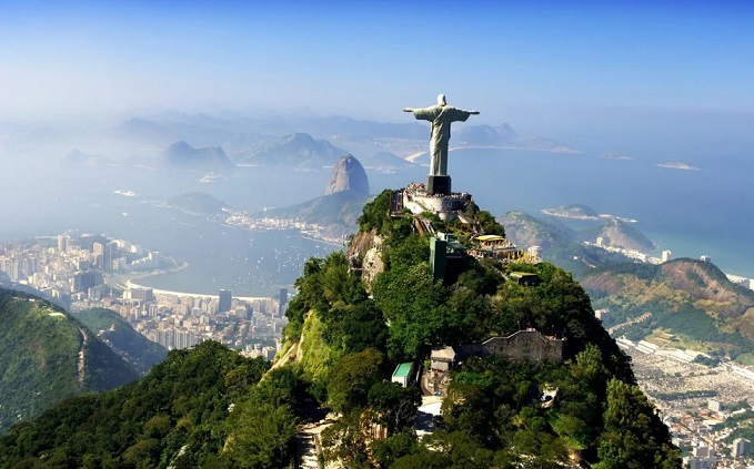 Christ the Redeemer statue on top of mount Corcovado | Hobby Keeper Articles