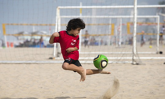 Маленький мальчик футболист | Hobby Keeper Articles