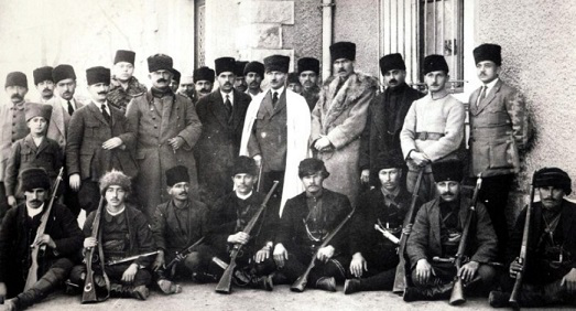 Mustafa Kemal Ataturk with fighters | Hobby Keeper Articles| Hobby Keeper Articles