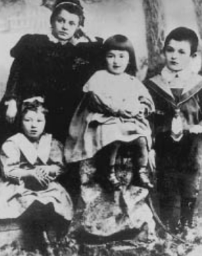 Fanny Feldman as a child (bottom left) with her sister Isabella (center), brother and governess | Hobby Keeper Articles