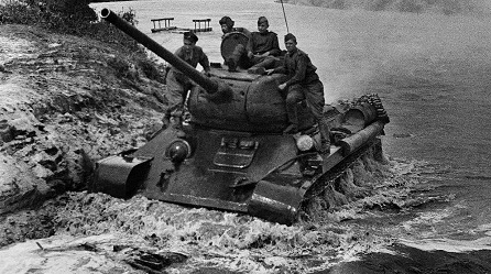 T-34-85 forces a water barrier, 1944 | Hobby Keeper Articles